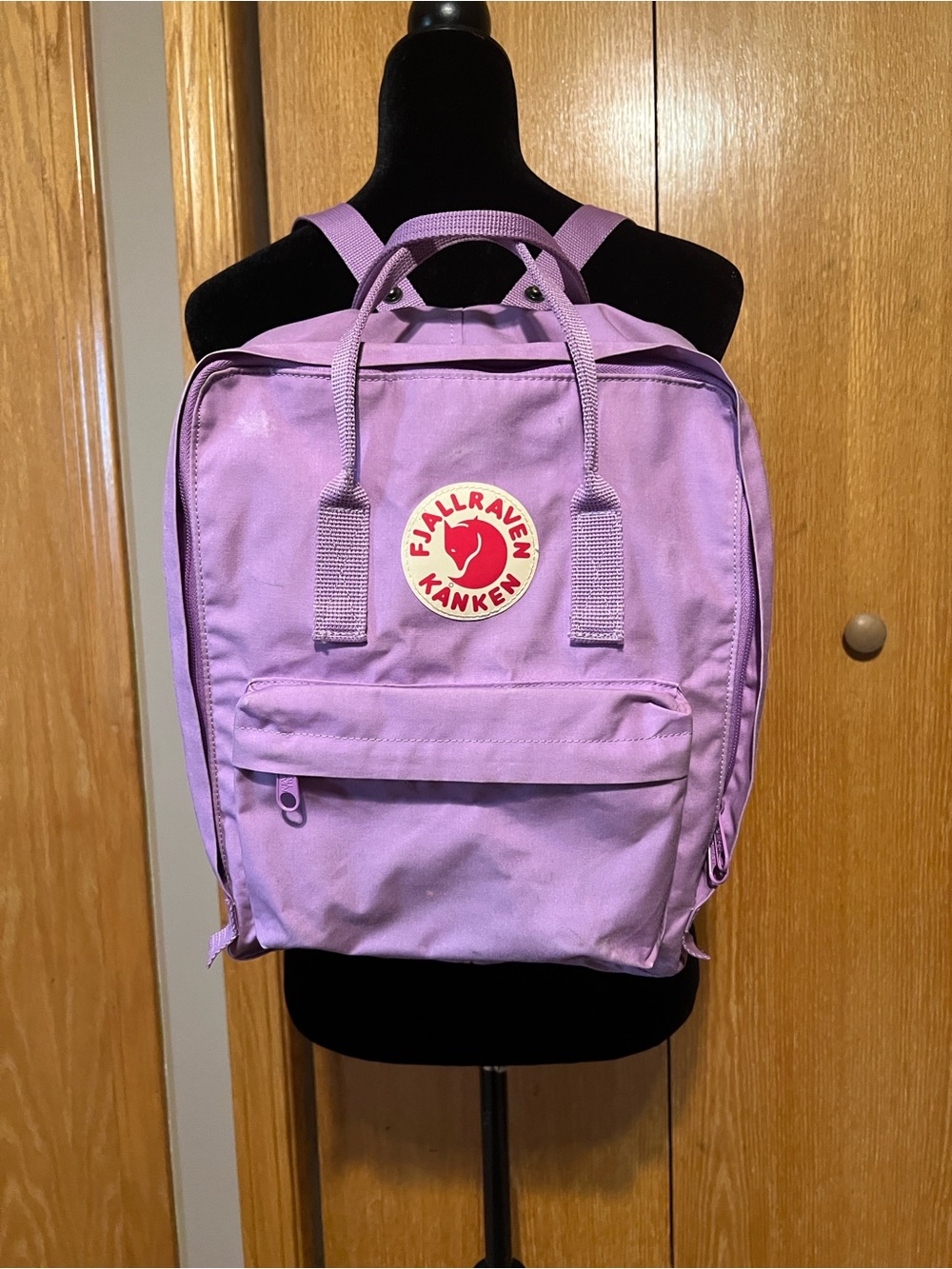 Fjällräven Kanken medium backpack in orchid. Pre owned